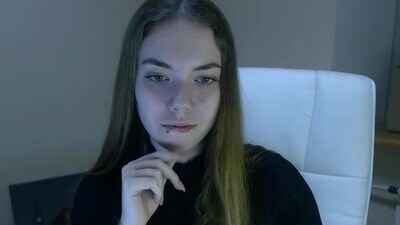 zoey_deuttch public webcam profile photo 6