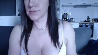 zoibee public webcam profile photo 2