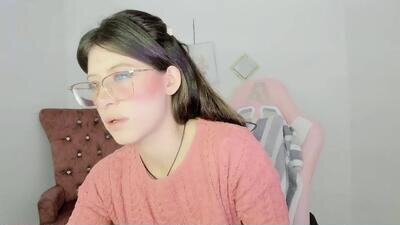 zooeybelair public webcam profile photo 4