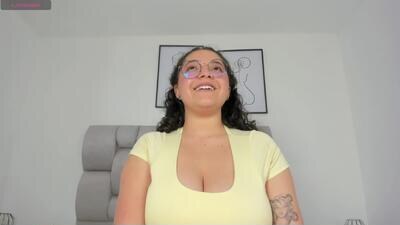 zophy_evans_ public webcam profile photo 2