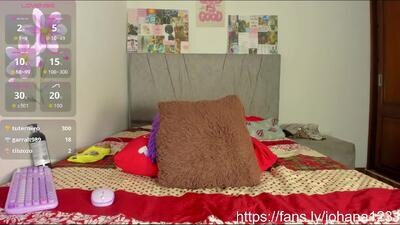 zule__williams public webcam profile photo 4
