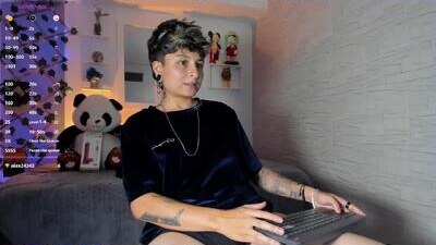 zuryramirez_ public webcam profile photo 6