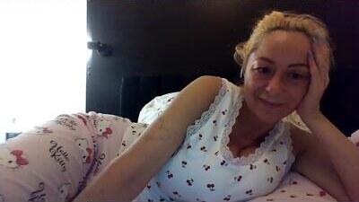 _karolynesyera_ public webcam profile photo 9