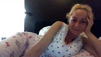 _karolynesyera_ public webcam profile photo 10
