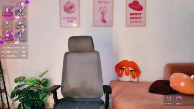 _krisha public webcam profile photo 8