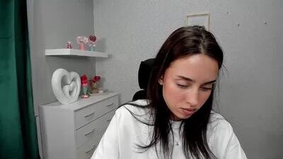 adelesolo public webcam profile photo 10
