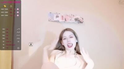 aiyami public webcam profile photo 2