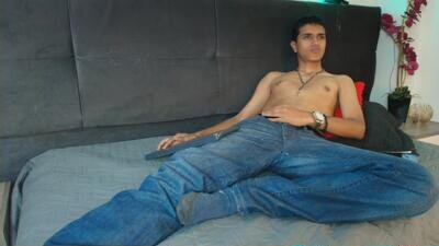 alan_colthon public webcam profile photo 4