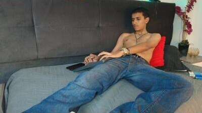 alan_colthon public webcam profile photo 10