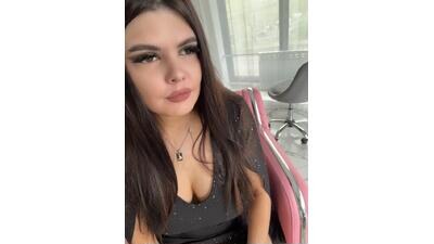 AmeliaBronze public webcam profile photo 2