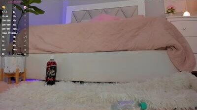 ami_sweet18 public webcam profile photo 7