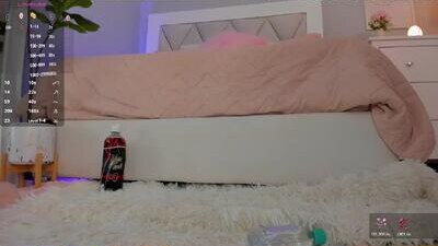 ami_sweet18 public webcam profile photo 8