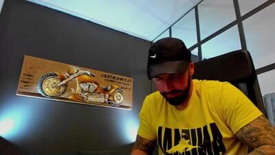 arongrant public webcam profile photo 2