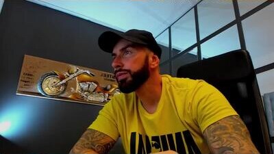 arongrant public webcam profile photo 10