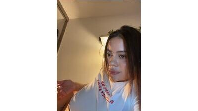 aryrosee public webcam profile photo 7