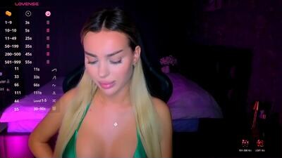 Ayla__Demir public webcam profile photo 2