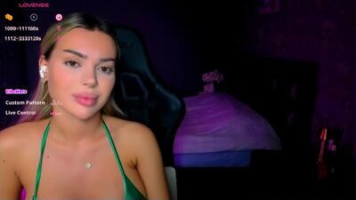 Ayla__Demir public webcam profile photo 3