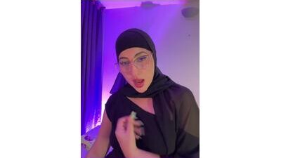Badra_Abaid public webcam profile photo 8