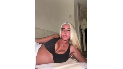 BlondeBetty public webcam profile photo 2