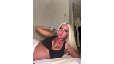 BlondeBetty public webcam profile photo 5