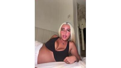 BlondeBetty public webcam profile photo 7