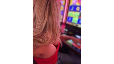 blondiluvsanal public webcam profile photo 6