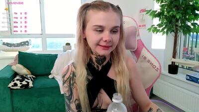 britney_lynch public webcam profile photo 8