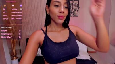 charlottecox_ public webcam profile photo 6