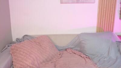 chloe_peach_ public webcam profile photo 4