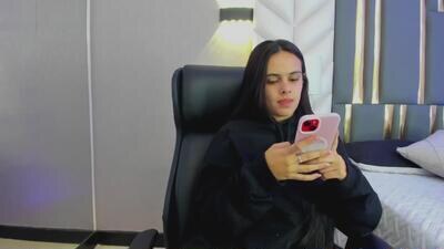 chloeharper_ public webcam profile photo 2