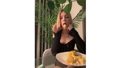 Courtney_gonet public webcam profile photo 2