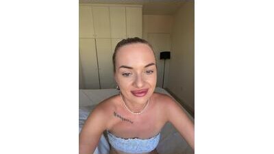 ElenaRebelle public webcam profile photo 5