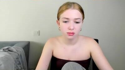 ElleLuv_ public webcam profile photo 9