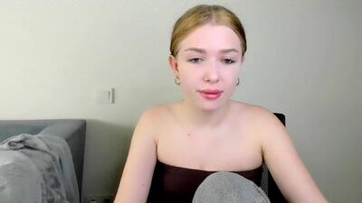 ElleLuv_ public webcam profile photo 10
