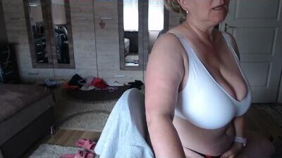 Elza01 public webcam profile photo 9