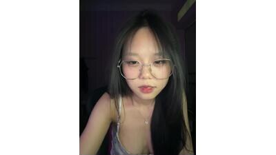 Emely-lysea public webcam profile photo 4