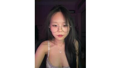 Emely-lysea public webcam profile photo 8