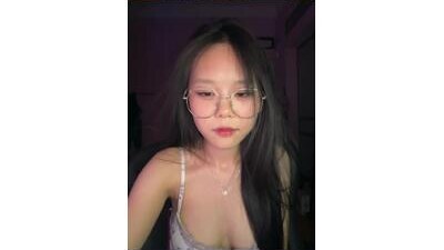 Emely-lysea public webcam profile photo 9