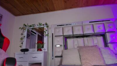 emili_clark public webcam profile photo 8