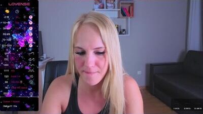 Emmi_crystal public webcam profile photo 5