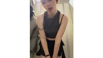 Flora_Ray public webcam profile photo 3
