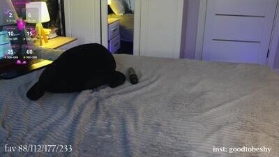goodtobeshy public webcam profile photo 10