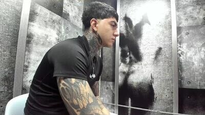 gury_tattoo public webcam profile photo 10