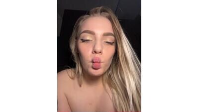 HugeBoobsAlice public webcam profile photo 4