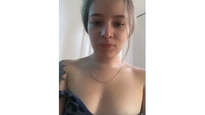 karla-thomsom10 public webcam profile photo 4