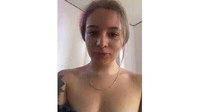 karla-thomsom10 public webcam profile photo 10