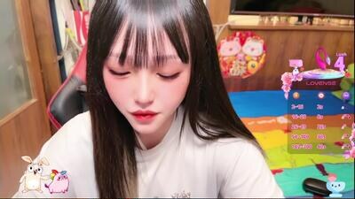 Khaleesi-ying public webcam profile photo 4