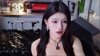 kiki--2025 public webcam profile photo 7