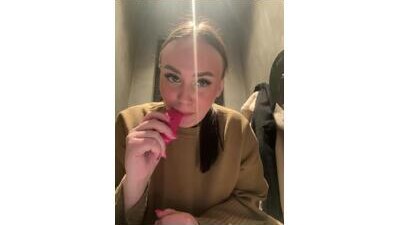 KiraSunshine public webcam profile photo 10