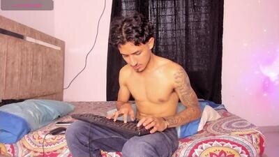 kriss_edwards public webcam profile photo 6
